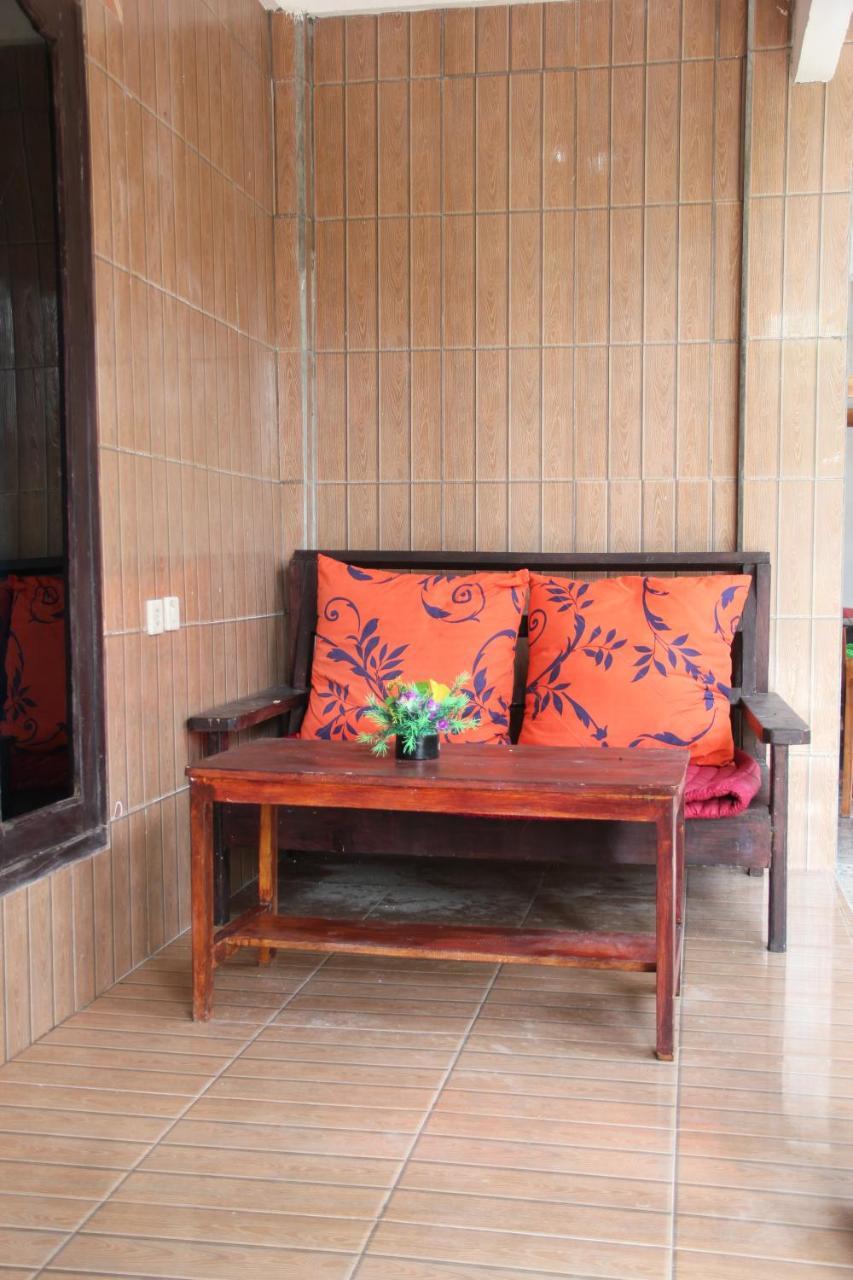 Mirna Homestay Νησιά Γκίλι Εξωτερικό φωτογραφία